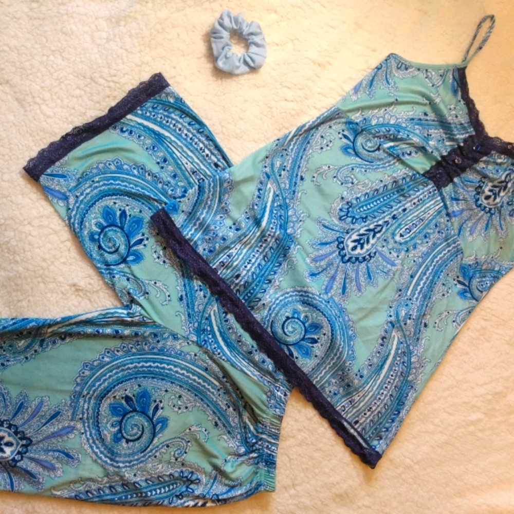 Two piece pajama set w/ scrunchie
